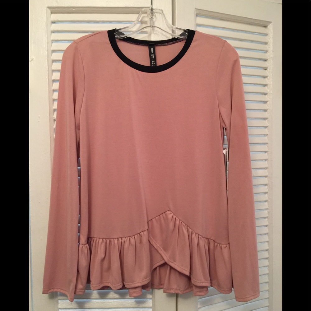 Design Lab Soft Tee with Ruffle Flounce Hem sz MED